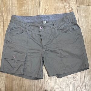 Horny Toad Women's Cargo Shorts in Olive